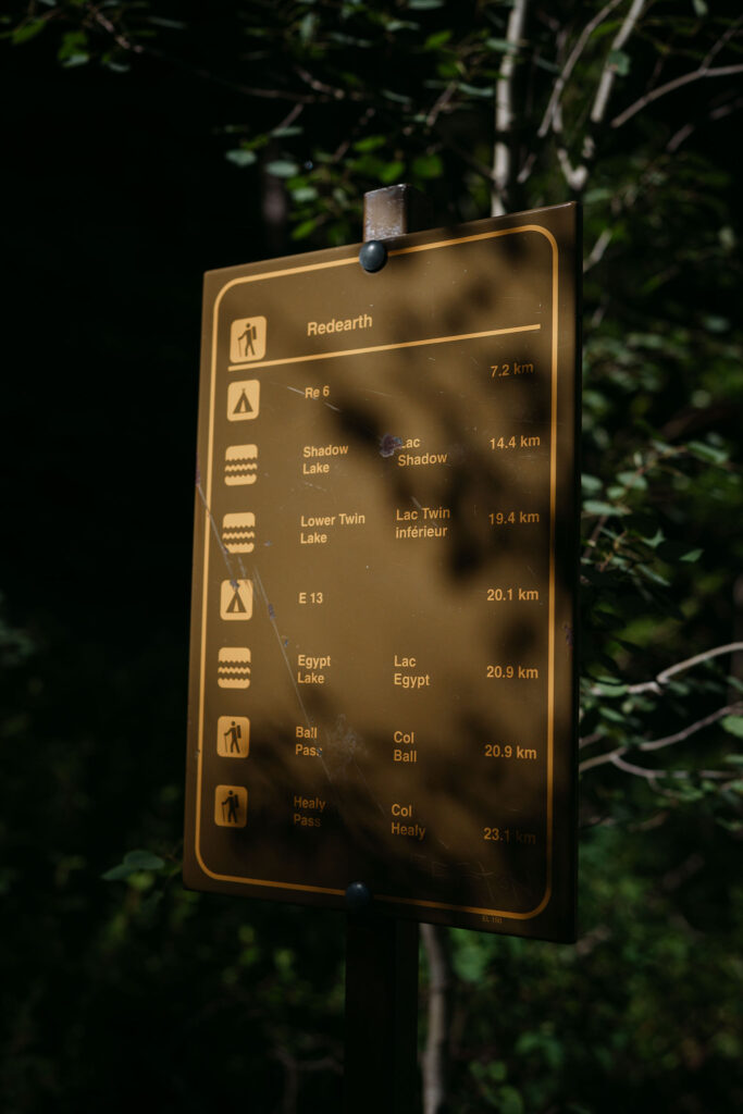 shadow lake lodge trailhead sign